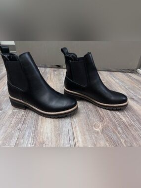 Kensie Black Faux
Leather Block Heel Koda Ankle
Booties
